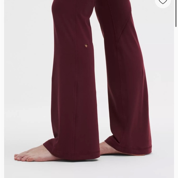 NWT 4 LULULEMON Groove No Line HR Flare Pant Burgundy Bay Heart Cutout 32.5” - Picture 8 of 11